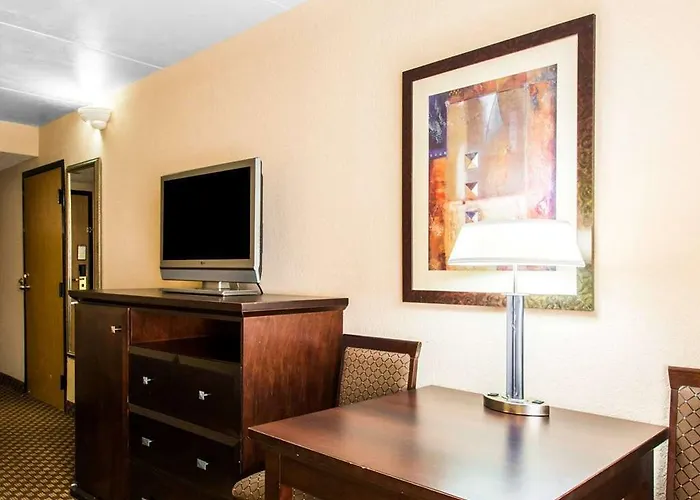 Hotel Quality & Tallahassee